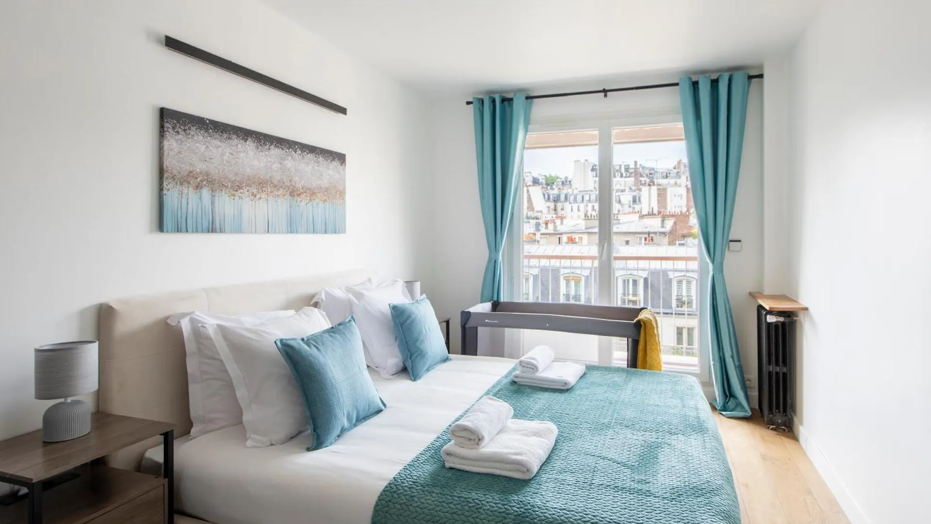 Apartment Stylish Stay - Balcony & Amazing View - Montmartre Paris France