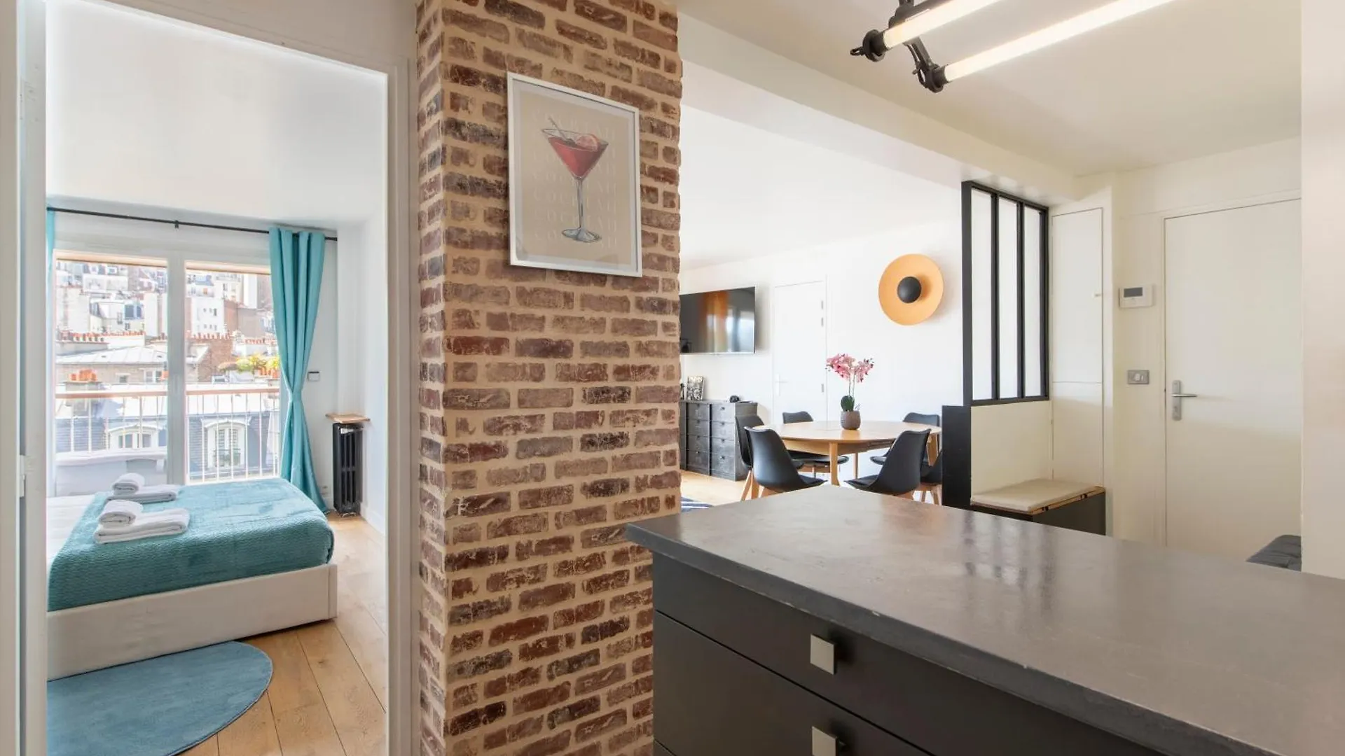 Stylish Stay - Balcony & Amazing View - Montmartre Paris France