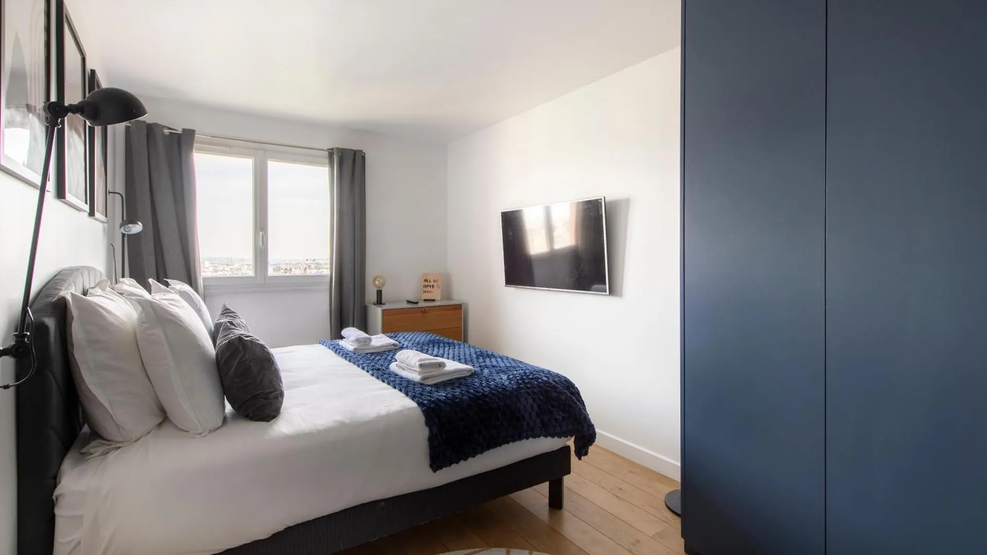 Stylish Stay - Balcony & Amazing View - Montmartre Paris Frankrike
