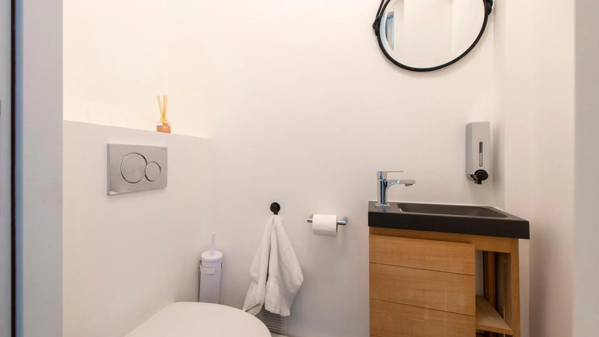 Stylish Stay - Balcony & Amazing View - Montmartre Paris 0*,  Frankrike