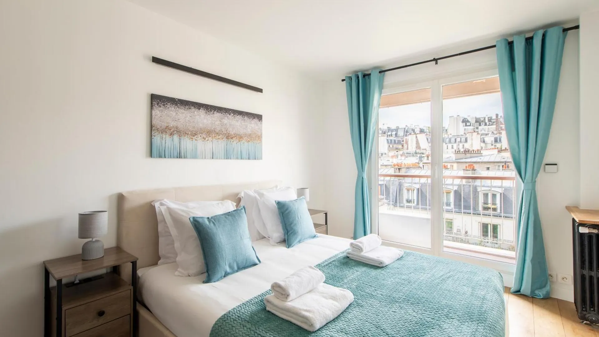 Stylish Stay - Balcony & Amazing View - Montmartre 파리 아파트