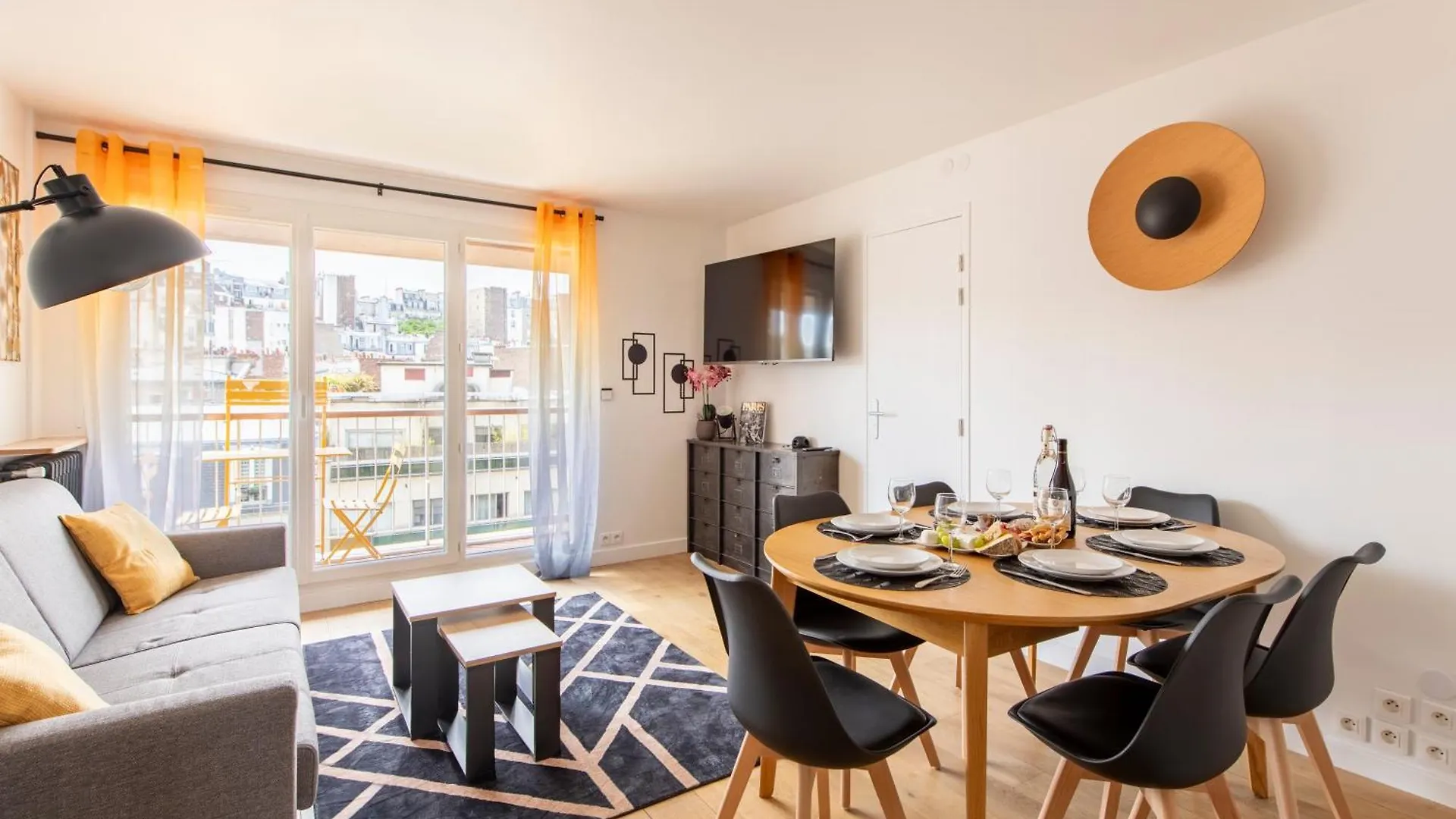 Stylish Stay - Balcony & Amazing View - Montmartre 파리