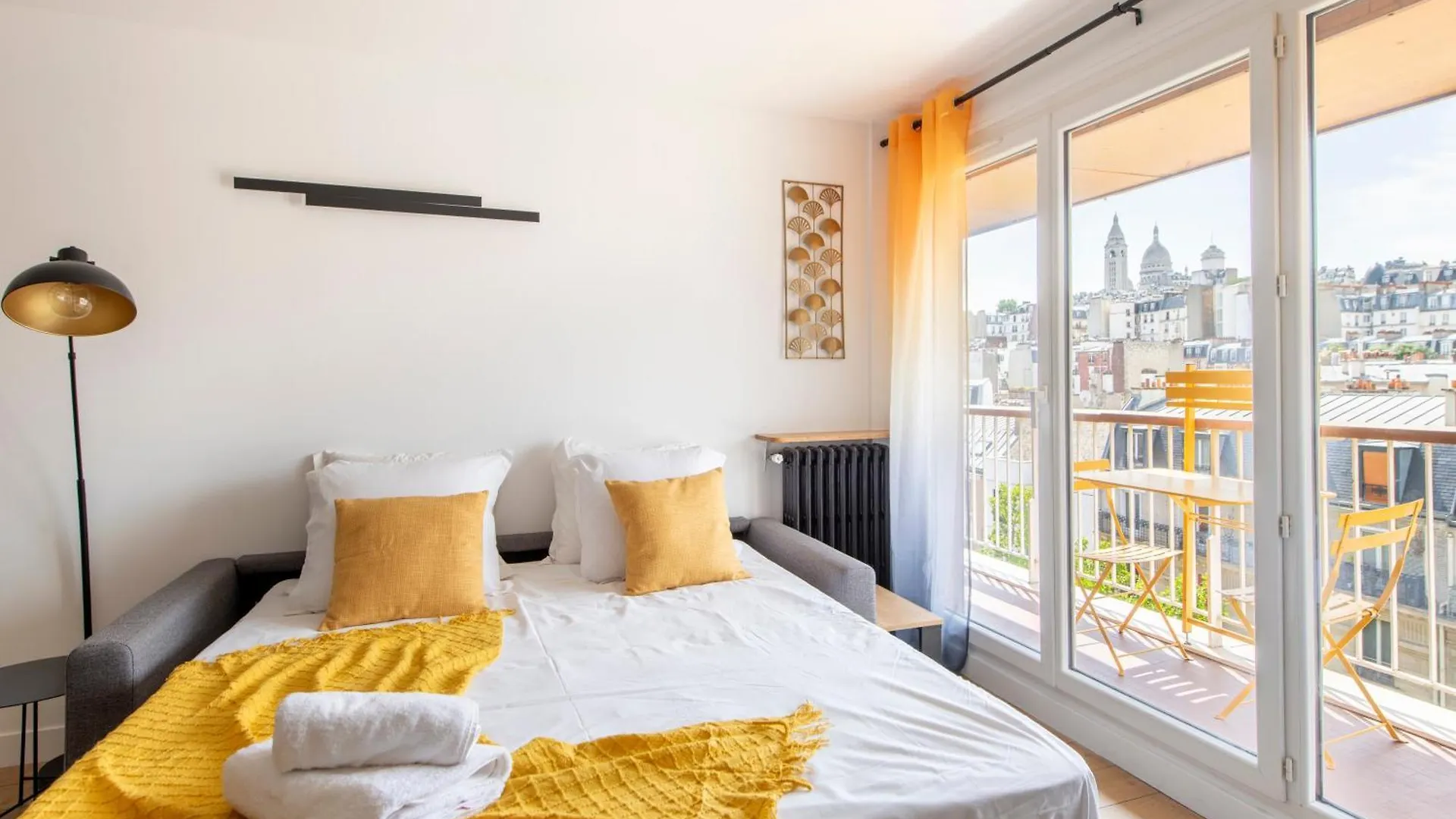 Apartment Stylish Stay - Balcony & Amazing View - Montmartre Paris